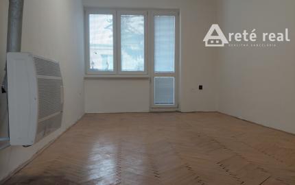 ARETÉ REAL- PREDAJ TEHLOVÉHO 3IZB.BYTU V MODRE, CENTRUM NA SKOK, BALKÓN A MUROVANÁ PIVNICA