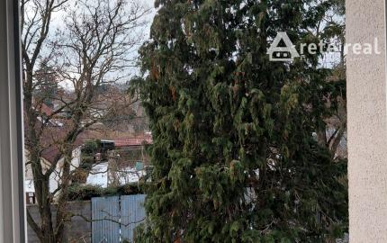 ARETÉ REAL- PREDAJ TEHLOVÉHO 3IZB.BYTU V MODRE, CENTRUM NA SKOK, BALKÓN A MUROVANÁ PIVNICA