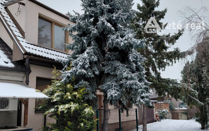 ARETÉ REAL- 4 izbový rodinný dom vo Svätom Jure, pekný, priestranný, s výmerou 139m2, Bratislavská ulica. Kúpou voľný.