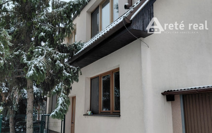 ARETÉ REAL- Predaj zaujímavého 4 izb. rodinného domu vo Svätom Jure, pekný, priestranný s výmerou 139m2, Bratislavská ulica. Kúpou voľný.