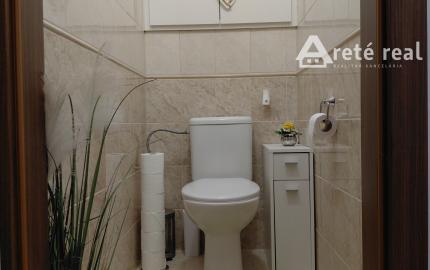 ARETÉ REAL- Predaj krásneho tehlového 2-izb bytu s veľkou výmerou, 2 loggie, murovaná pivnica, sídlisko Muškát v Pezinku