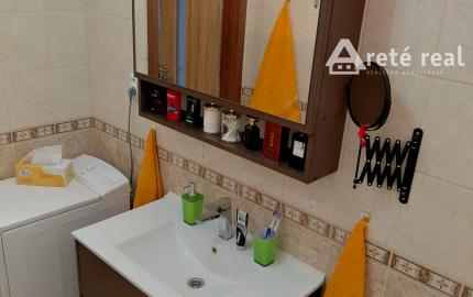 ARETÉ REAL- Predaj krásneho tehlového 2-izb bytu s veľkou výmerou, 2 loggie, murovaná pivnica, sídlisko Muškát v Pezinku