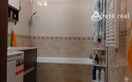 ARETÉ REAL- Predaj krásneho tehlového 2-izb bytu s veľkou výmerou, 2 loggie, murovaná pivnica, sídlisko Muškát v Pezinku