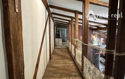 ARETÉ REAL - BÝVANIE S PODNIKANÍM V CENTRE PEZINKA, JESENSKÉHO A HOLUBYHO