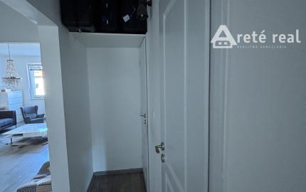 ARETÉ REAL - Predaj, svetlého, priestranného, kompletne zrekonštruovaného 3-izbového bytu s loggiou a pivnicou vo výbornej lokalite.