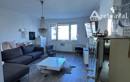 ARETÉ REAL - Predaj, svetlého, priestranného, kompletne zrekonštruovaného 3-izbového bytu s loggiou a pivnicou vo výbornej lokalite.