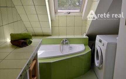 ARETÉ REAL- PREDAJ TEHLOVÉHO 2IZB.BYTU V PEZINKU, CENTRUM,  S BALKÓNOM A MUROVANOU PIVNICOU