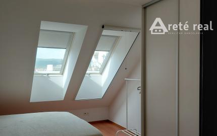 ARETÉ REAL- PREDAJ TEHLOVÉHO 2IZB.BYTU V PEZINKU, CENTRUM,  S BALKÓNOM A MUROVANOU PIVNICOU