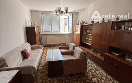 Areté Real - Predaj 2-izbového bytu s veľkorysou výmerou, balkónom a murovanou pivnicou