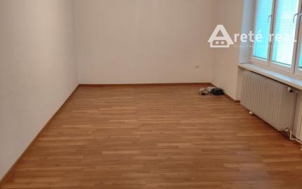 ARETÉ REAL-PREDAJ 2 IZBOVÉHO BYTU V PEZINKU, SLNEČNÝ, PRIESTRANNÝ, REKONŠTRUKCIA-CENTRUM