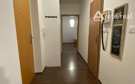 arete.sk - ZARIADENÝ 2-IZBOVÝ TEHLOVÝ BYT S BALKÓNOM, PEZINOK, VELTLÍNSKA