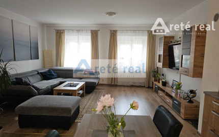 Areté real - Rezervované! Predaj veľmi pekného, zrekonštruovaného rodinného domu  vo výbornej lokalite v Pezinku, ul. Kupeckého