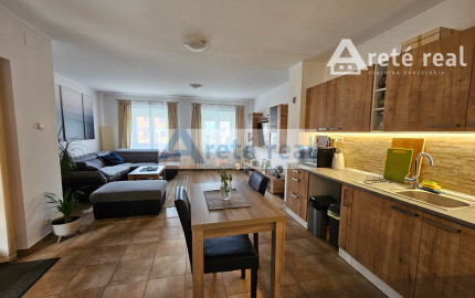 Areté real - Rezervované! Predaj veľmi pekného, zrekonštruovaného rodinného domu  vo výbornej lokalite v Pezinku, ul. Kupeckého