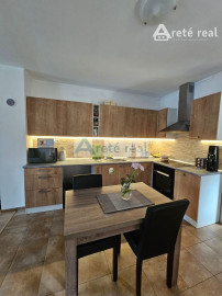 Areté real - Rezervované! Predaj veľmi pekného, zrekonštruovaného rodinného domu  vo výbornej lokalite v Pezinku, ul. Kupeckého