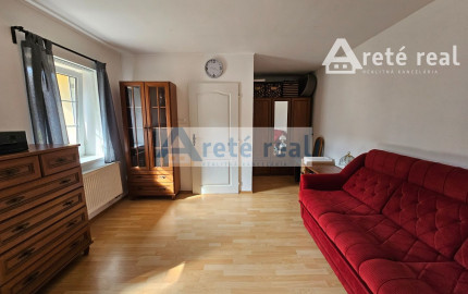 Areté real - Rezervované! Predaj veľmi pekného, zrekonštruovaného rodinného domu  vo výbornej lokalite v Pezinku, ul. Kupeckého