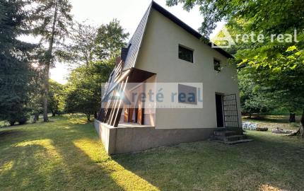 ARETÉ REAL – PREDAJ DVOCH REKREAČNÝCH CHÁT V RADOVEJ ZÁSTAVBE, LIMBACH, MEDVEDIE ÚDOLIE