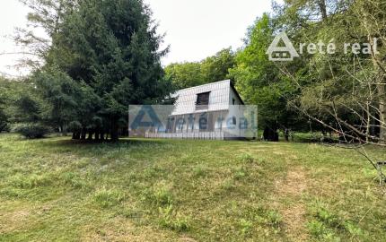 ARETÉ REAL – PREDAJ DVOCH REKREAČNÝCH CHÁT V RADOVEJ ZÁSTAVBE, LIMBACH, MEDVEDIE ÚDOLIE