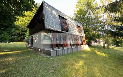 ARETÉ REAL – PREDAJ DVOCH REKREAČNÝCH CHÁT V RADOVEJ ZÁSTAVBE, LIMBACH, MEDVEDIE ÚDOLIE