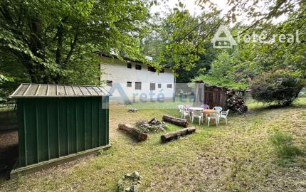 ARETÉ REAL – PREDAJ DVOCH REKREAČNÝCH CHÁT V RADOVEJ ZÁSTAVBE, LIMBACH, MEDVEDIE ÚDOLIE