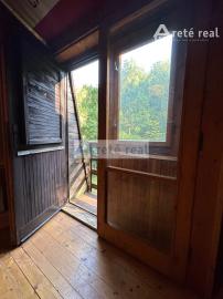 ARETÉ REAL – PREDAJ DVOCH REKREAČNÝCH CHÁT V RADOVEJ ZÁSTAVBE, LIMBACH, MEDVEDIE ÚDOLIE