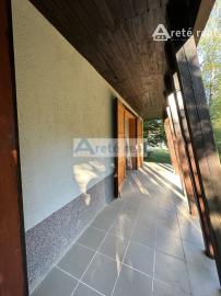 ARETÉ REAL – PREDAJ DVOCH REKREAČNÝCH CHÁT V RADOVEJ ZÁSTAVBE, LIMBACH, MEDVEDIE ÚDOLIE