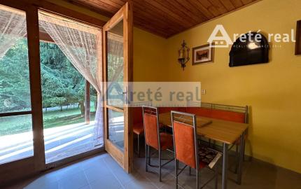 ARETÉ REAL – PREDAJ DVOCH REKREAČNÝCH CHÁT V RADOVEJ ZÁSTAVBE, LIMBACH, MEDVEDIE ÚDOLIE