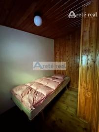 ARETÉ REAL – PREDAJ DVOCH REKREAČNÝCH CHÁT V RADOVEJ ZÁSTAVBE, LIMBACH, MEDVEDIE ÚDOLIE