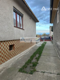 REZERVOVANÉ - ARETÉ REAL - PREDAJ 5-IZBOVÉHO RODINNÉHO DOMU S GARÁŽOU A S VEĽKORYSÝM 1047 m2 POZEMKOM