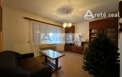 REZERVOVANÉ - ARETÉ REAL - PREDAJ 5-IZBOVÉHO RODINNÉHO DOMU S GARÁŽOU A S VEĽKORYSÝM 1047 m2 POZEMKOM