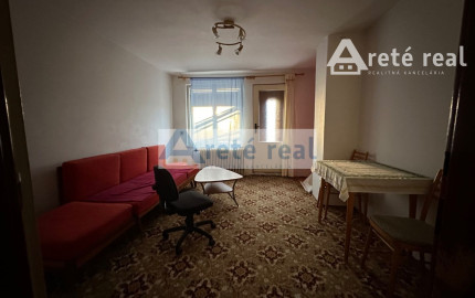 REZERVOVANÉ - ARETÉ REAL - PREDAJ 5-IZBOVÉHO RODINNÉHO DOMU S GARÁŽOU A S VEĽKORYSÝM 1047 m2 POZEMKOM