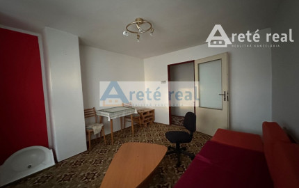 REZERVOVANÉ - ARETÉ REAL - PREDAJ 5-IZBOVÉHO RODINNÉHO DOMU S GARÁŽOU A S VEĽKORYSÝM 1047 m2 POZEMKOM