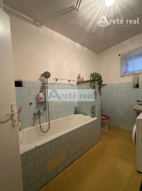 REZERVOVANÉ - ARETÉ REAL - PREDAJ 5-IZBOVÉHO RODINNÉHO DOMU S GARÁŽOU A S VEĽKORYSÝM 1047 m2 POZEMKOM