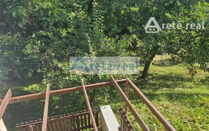 Areté real - Predaj pekného pozemku s rekreačnou chatou v tichej ulici v obci Šenkvice, ul. Agátová