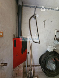 Areté real - Predaj pekného pozemku s rekreačnou chatou v tichej ulici v obci Šenkvice, ul. Agátová