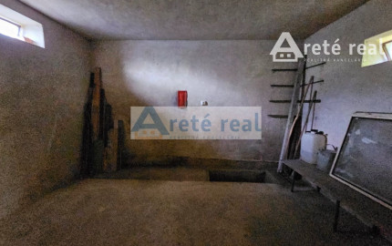 Areté real - Predaj pekného pozemku s rekreačnou chatou v tichej ulici v obci Šenkvice, ul. Agátová