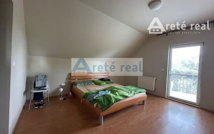 ARETÉ REAL - PREDAJ NÁDHERNÉHO 4-IZBOVÉHO BYTU V CENTRE MESTA, PEZINOK, JESENSKÉHO