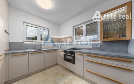 ARETÉ REAL - PREDAJ 2 RODINNÝCH DOMOV ZA CENU JEDNÉHO, SLOVENSKÝ GROB