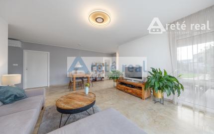 ARETÉ REAL - PREDAJ 2 RODINNÝCH DOMOV ZA CENU JEDNÉHO, SLOVENSKÝ GROB