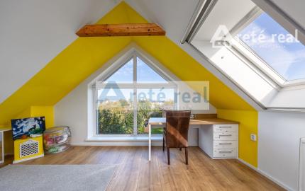 ARETÉ REAL - PREDAJ 2 RODINNÝCH DOMOV ZA CENU JEDNÉHO, SLOVENSKÝ GROB