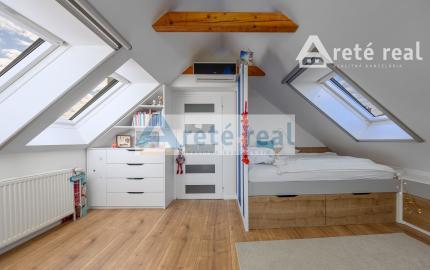 ARETÉ REAL - PREDAJ 2 RODINNÝCH DOMOV ZA CENU JEDNÉHO, SLOVENSKÝ GROB
