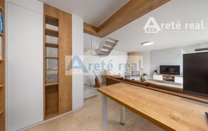 ARETÉ REAL - PREDAJ 2 RODINNÝCH DOMOV ZA CENU JEDNÉHO, SLOVENSKÝ GROB