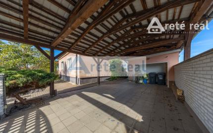 ARETÉ REAL - PREDAJ 2 RODINNÝCH DOMOV ZA CENU JEDNÉHO, SLOVENSKÝ GROB