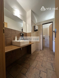 ARETÉ REAL – PREDAJ KOMERČNEJ BUDOVY V CENTRE MESTA, PEZINOK, HRNČIARSKA