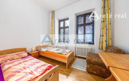 ARETÉ REAL – PREDAJ BUDOVY NA ŠPORTOVÉ A REKREAČNÉ ÚČELY S TROMA CHATKAMI, MODRA, HARMÓNIA