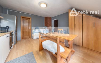 ARETÉ REAL – PREDAJ BUDOVY NA ŠPORTOVÉ A REKREAČNÉ ÚČELY S TROMA CHATKAMI, MODRA, HARMÓNIA