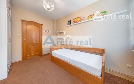 ARETÉ REAL – PREDAJ BUDOVY NA ŠPORTOVÉ A REKREAČNÉ ÚČELY S TROMA CHATKAMI, MODRA, HARMÓNIA