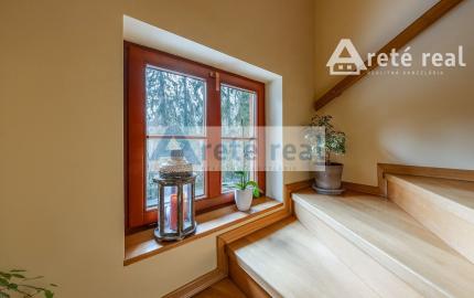 ARETÉ REAL – PREDAJ BUDOVY NA ŠPORTOVÉ A REKREAČNÉ ÚČELY S TROMA CHATKAMI, MODRA, HARMÓNIA