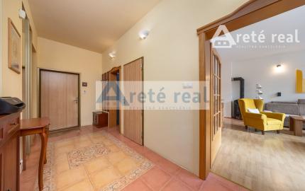 ARETÉ REAL – PREDAJ BUDOVY NA ŠPORTOVÉ A REKREAČNÉ ÚČELY S TROMA CHATKAMI, MODRA, HARMÓNIA