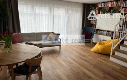 ARETÉ REAL- PRENÁJOM  KRÁSNEHO,KOMPLETNE ZARIADENÉHO 4 IZB.DOMU  V NOVOSTAVBE, 2 PARKOVACIE STÁTIA-VINOSADY