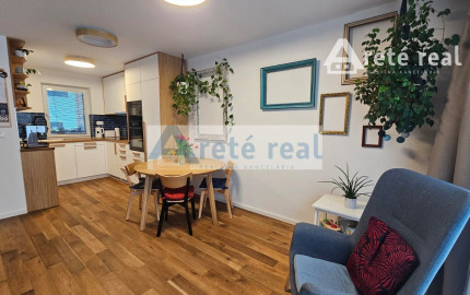 ARETÉ REAL- PRENÁJOM  KRÁSNEHO,KOMPLETNE ZARIADENÉHO 4 IZB.DOMU  V NOVOSTAVBE, 2 PARKOVACIE STÁTIA-VINOSADY